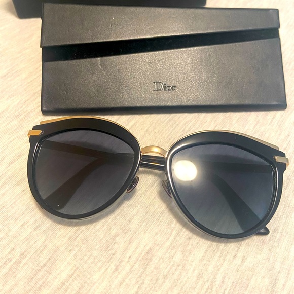 Christian Dior Sunglasses Perfect Condition - Picture 3 of 4